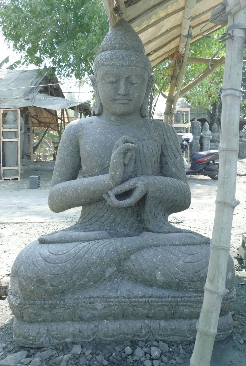  Product image 2 of the product “Seated Buddha Dharmachakra, 206 cm Height, Basanite, Natural Green ”